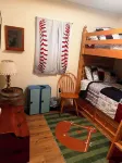 The Eagles Nest A Charming 4-bedroom cabin on Lake Canadarago - Alphydda