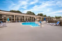 Days Inn by Wyndham Norfolk Airport - Uima-altaat