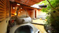 Ureshino Onsen Kujaku - 3-Star