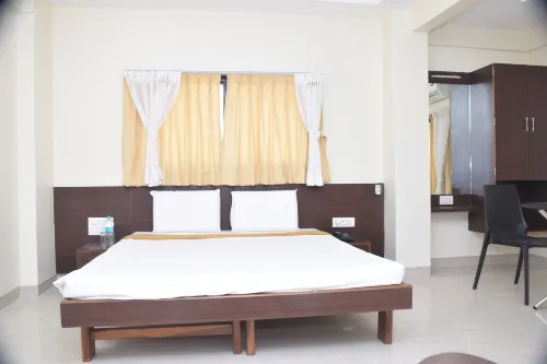 Hotel Shivneri Durvankur Lodge - 2-Star
