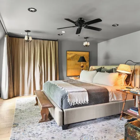 Farmhouse at Leeds by Avantstay Walled Garden + Soaking Tub + Private Barn Near Hudson
