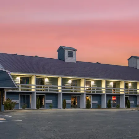 Yankee Clipper Inn, SureStay Collection by Best Western