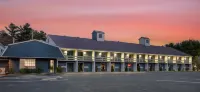 Yankee Clipper Inn, SureStay Collection by Best Western - Parkplatz