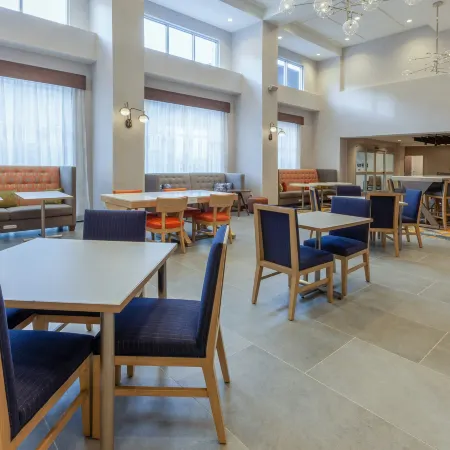Hampton Inn and Suites by Hilton Bloomfield Hills Detroit