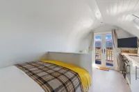 The Macallan Pod - Luxury Glamping - 2-Star