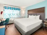 Tru by Hilton Portland Airport Hotels near Portland International Airport