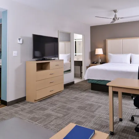 Homewood Suites by Hilton - des Moines Airport