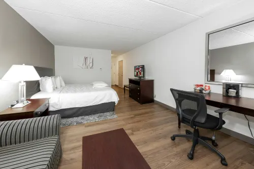 Red Roof PLUS+ Woodbridge - Carteret - 2 étoiles
