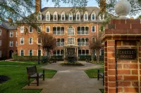 Marriott's Manor Club at Ford's Colony - parking