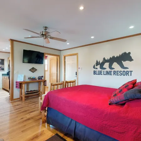 Pet Friendly! Couples Retreat in Southern Illinois