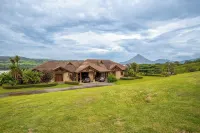 Lake & Volcano Views: 2-Unit Retreat w/ Hot Tub! - 2-Star