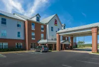 Red Roof Plus+ & Suites Birmingham - Bessemer - parking