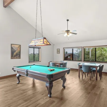 Cabriolet Chalet by Avantstay King Suite + Bunk Loft + BBQ Deck Walk to Lift + Pool Access
