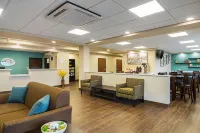 Suburban Studios Monaca - Pittsburgh - 2-Star