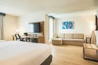 La Quinta Inn & Suites by Wyndham Danbury - 2 Sao