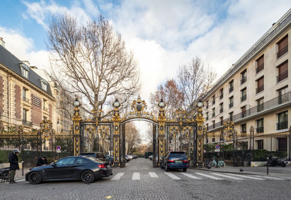Spacious 2 Bedroom Situated in a Beautiful Haussmann Building-Paris Updated  2023 Room Price-Reviews \u0026 Deals | Trip.com