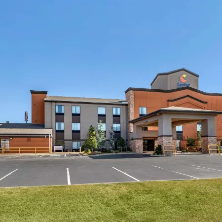 Comfort Inn & Suites Pauls Valley - City Lake