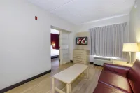 Red Roof Plus+ Gainesville