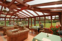 Pointers Guest House - parking