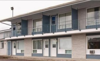 Motel Manic 2000 - Housity