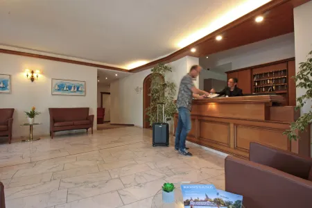 Hotel Schiff am See Отели в г. Литцельштеттен