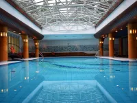 Radisson Blu Park Hotel & Conference Centre, Dresden Radebeul Отели рядом с достопримечательностью «Клотче»