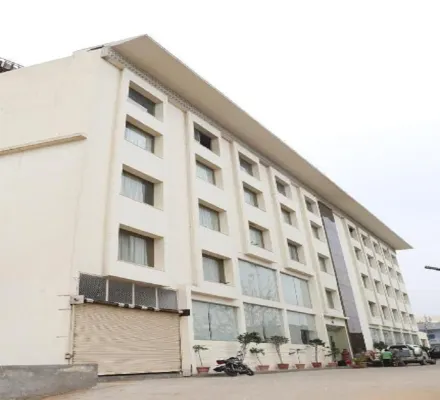 Hotel Lakhdatar Hotels in Sikar