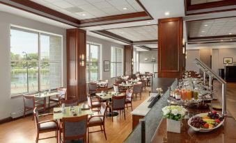 DoubleTree Suites by Hilton Hotel Boston - Cambridge