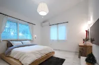 Praise Suite Hotels in 