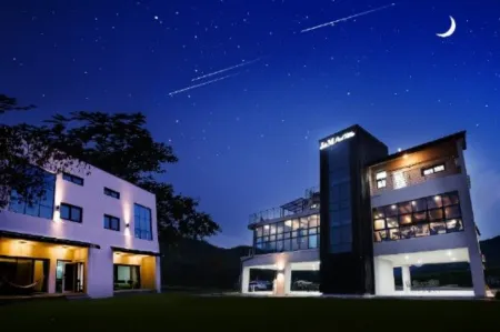 Mungyeong J and M Pension Отели рядом с достопримечательностью «Ssangyong Valley»