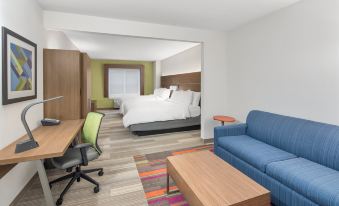 Holiday Inn Express & Suites Palm Bay