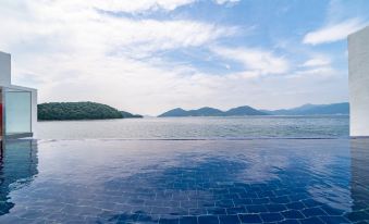 Geoje Island Santorini Pool Villa