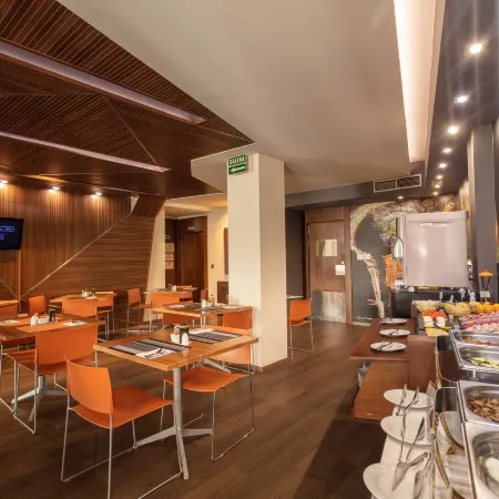 Bibo Hotel Recogidas Отели рядом с достопримечательностью «Площадь Биб-Рамбла»