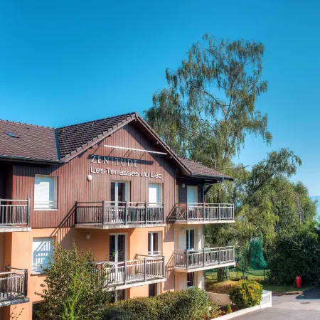 Zenitude Evian les Terrasses du Lac, Ascend Hotel Collection Отели рядом с достопримечательностью «Железнодорожный вокзал Эвиан»