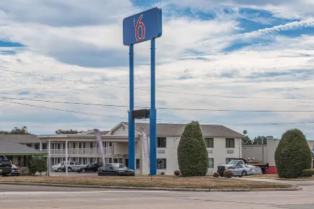 Motel 6 Texarkana, AR Отели в г. Тексаркана