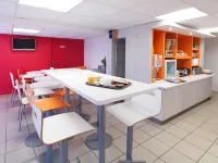 Premiere Classe Bordeaux Est - Lormont - breakfast