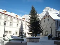 Für Bis zu 4 Personen Mit Sprudelwanne Hotels near Schloss Leopoldstein