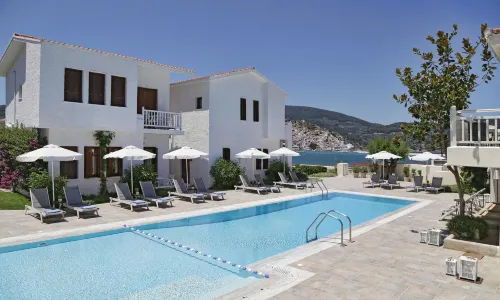 스코펠로스 빌리지