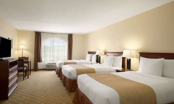 Days Inn by Wyndham Dawson Creek