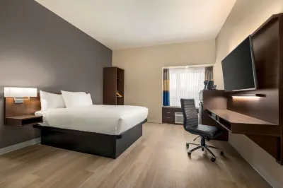 Microtel Inn & Suites by Wyndham Aurora Hôtels à : Newmarket