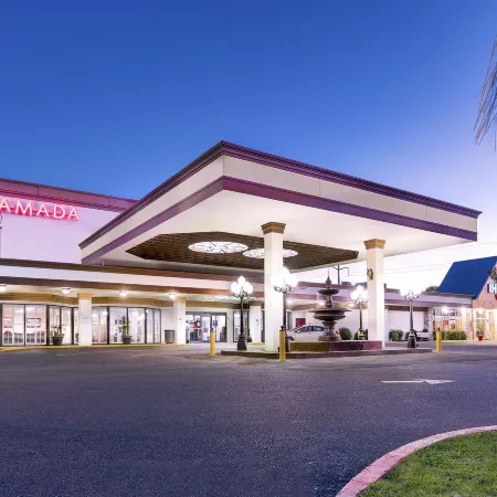 Clarion Hotel & Suites