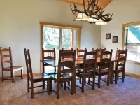 The Hideaway Lodge - Parkering