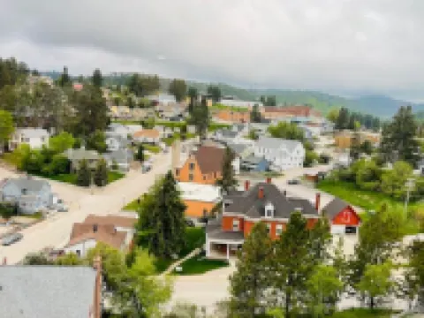 Town Hall Inn Hotels in Lead