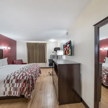 Red Roof Inn & Suites Denton