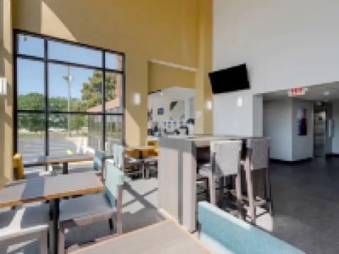 Clarion Pointe McDonough Hotels in McDonough