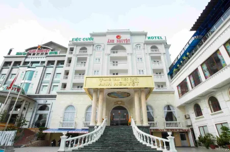 Anh Nguyet Hotel Отели рядом с достопримечательностью «Tượng Đài Trần Văn Thời»