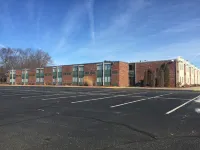 Mystic River Hotel & Suites - parking