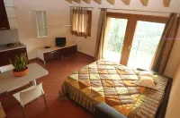 La Marina Resort فنادق في Calco