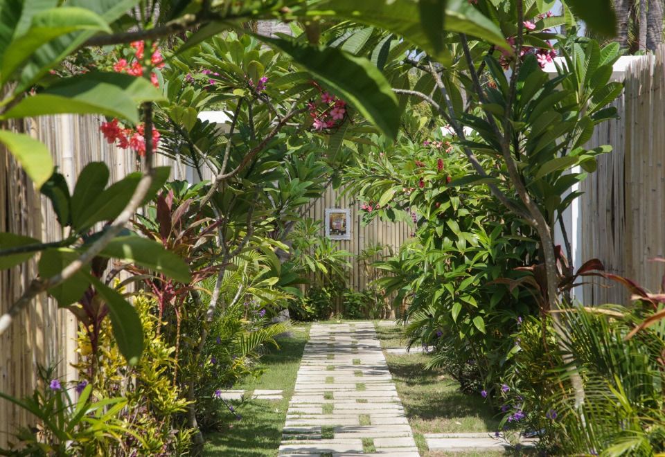 3. Villas E..