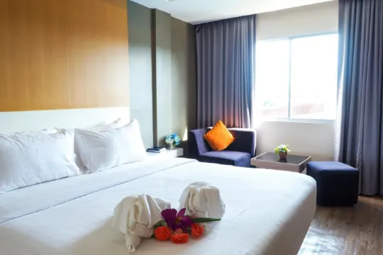 ห้องดีลักซ์ เตียงใหญ่ 1 เตียง